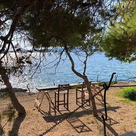 Апартаменты Kamaroules Sea Front Аргостолион Экстерьер фото