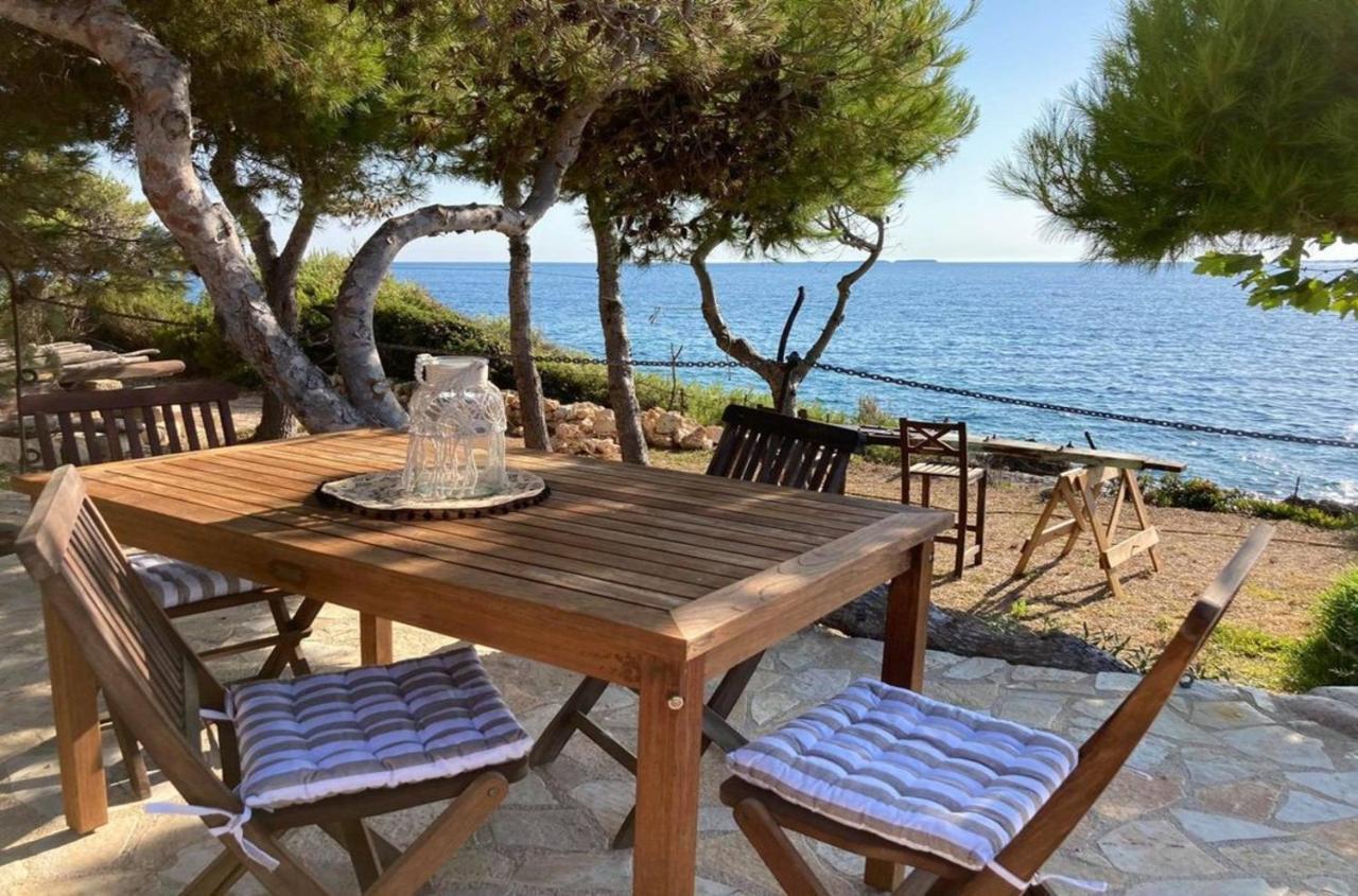 Апартаменты Kamaroules Sea Front Аргостолион Экстерьер фото